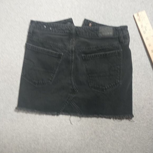 American Eagle Outfitters Skirt, Women's Size 0, Black, Denim, Frayed Hem. - Picture 6 of 9